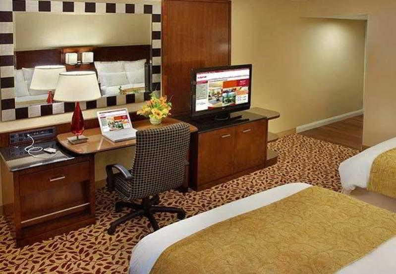 Trumbull Marriott Shelton Экстерьер фото